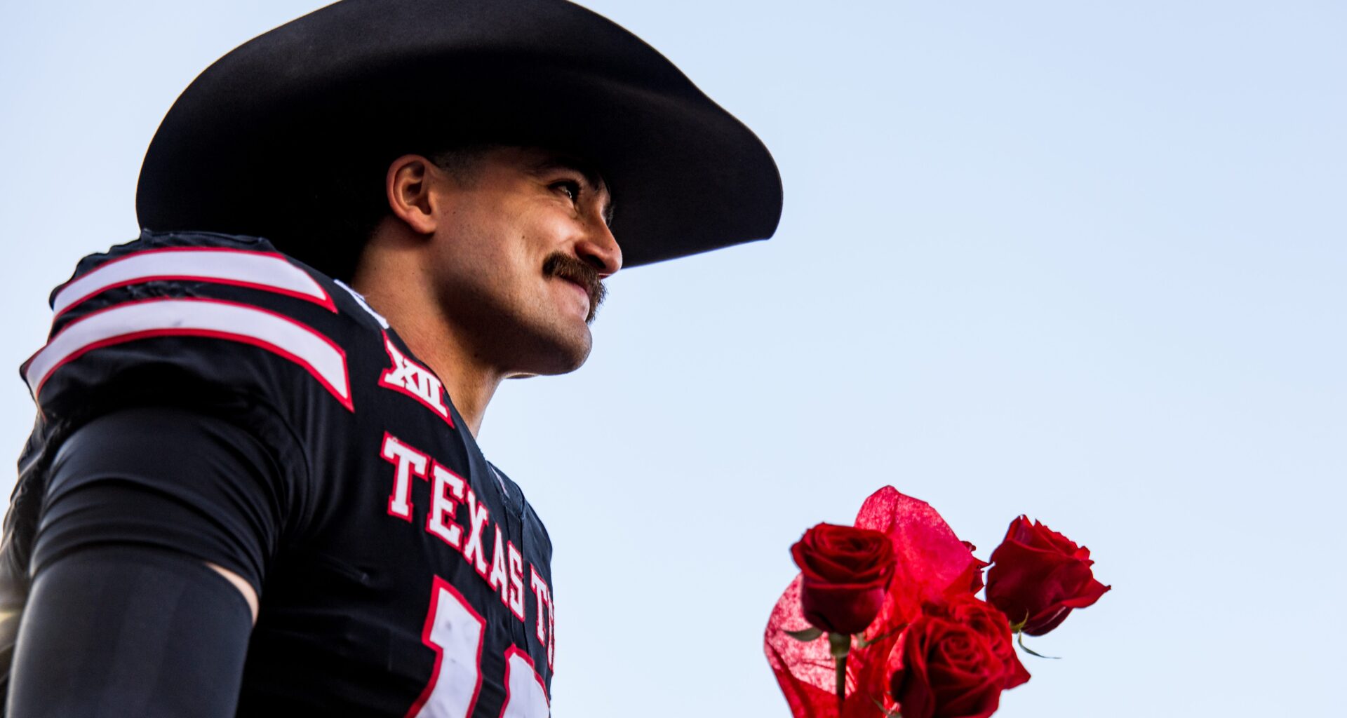 Top Linebacker Target Issues Strong Statement on Cowboys