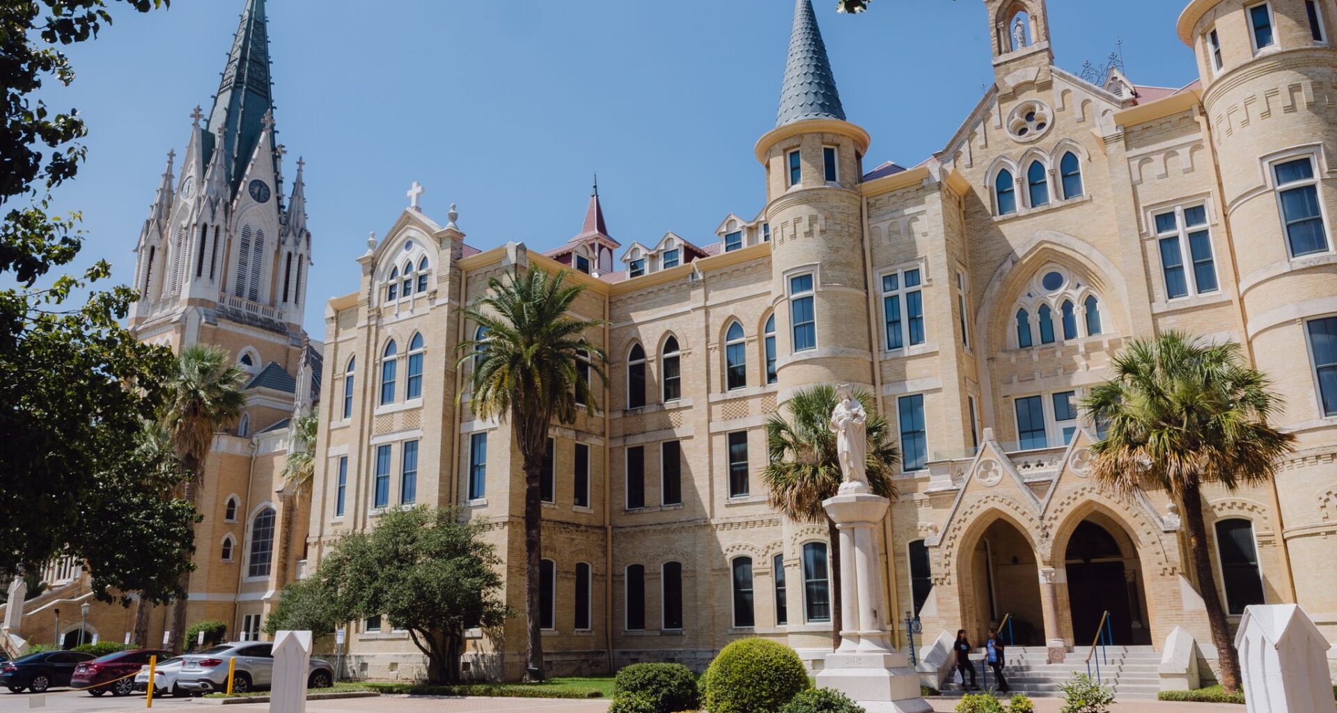 OLLU will offer a 'no-cost master's program' in the fall