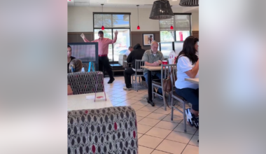 San Antonio Chick-fil-A manager prays for diners during lunch rush