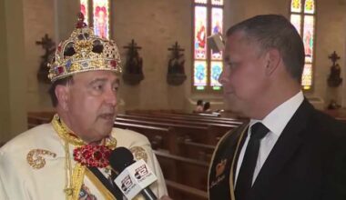 Fiesta royalty Rey Feo 77 crowned at San Fernando Cathedral