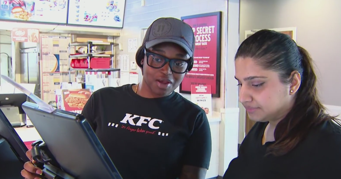 Dallas fast‑food worker gets surprise support after putting college dreams on hold