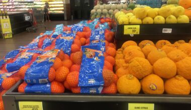 Houston supermarket chain shuts down Uptown store