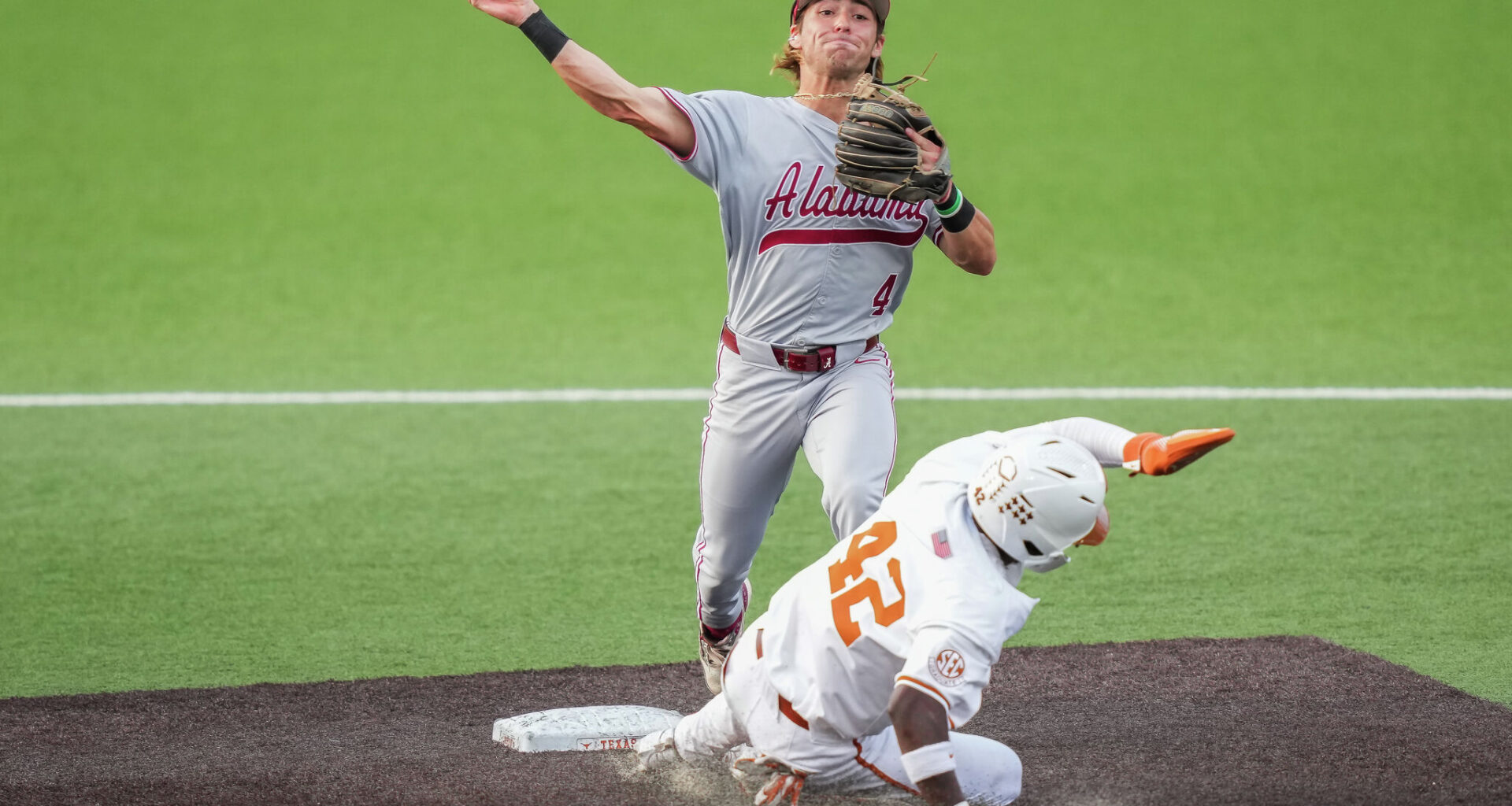 Recap, highlights from Horns' Game 1 win