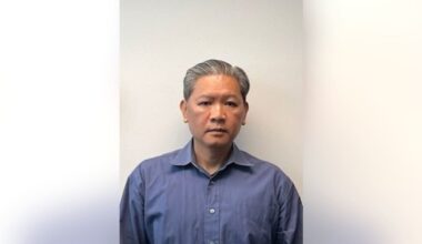 Houston police lieutenant accused of soliciting minor online