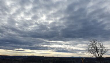 Strong cold front barreling toward Texas to plummet temperatures