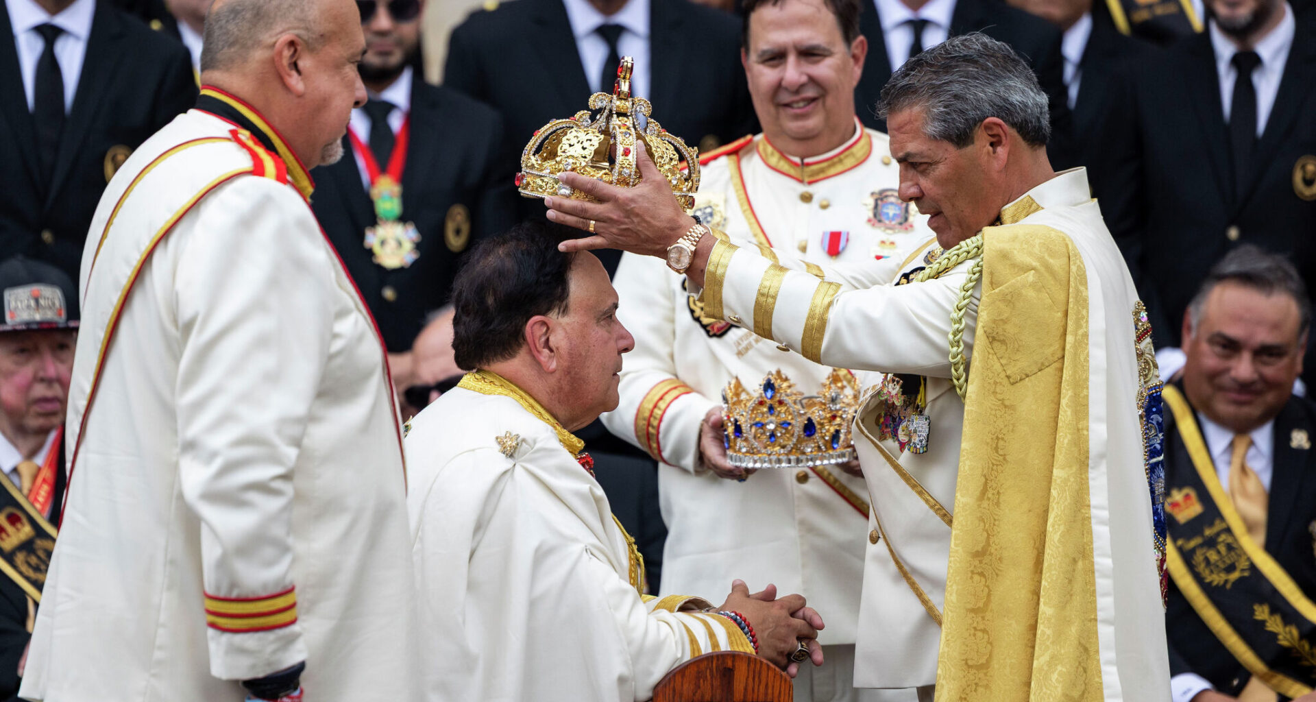 See photos of Rey Feo 77, Dr. Damaso Oliva Jr., crowned at Main Plaza
