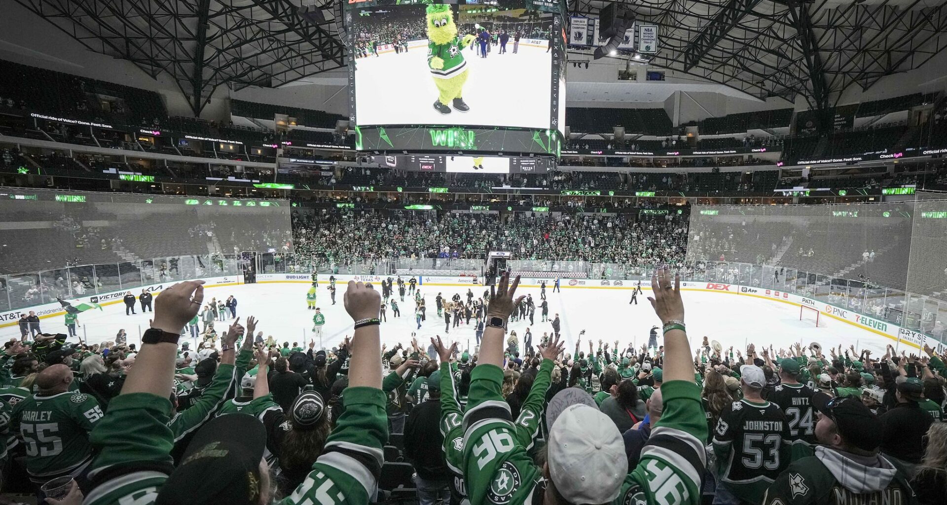 Episcopal School of Dallas logo.