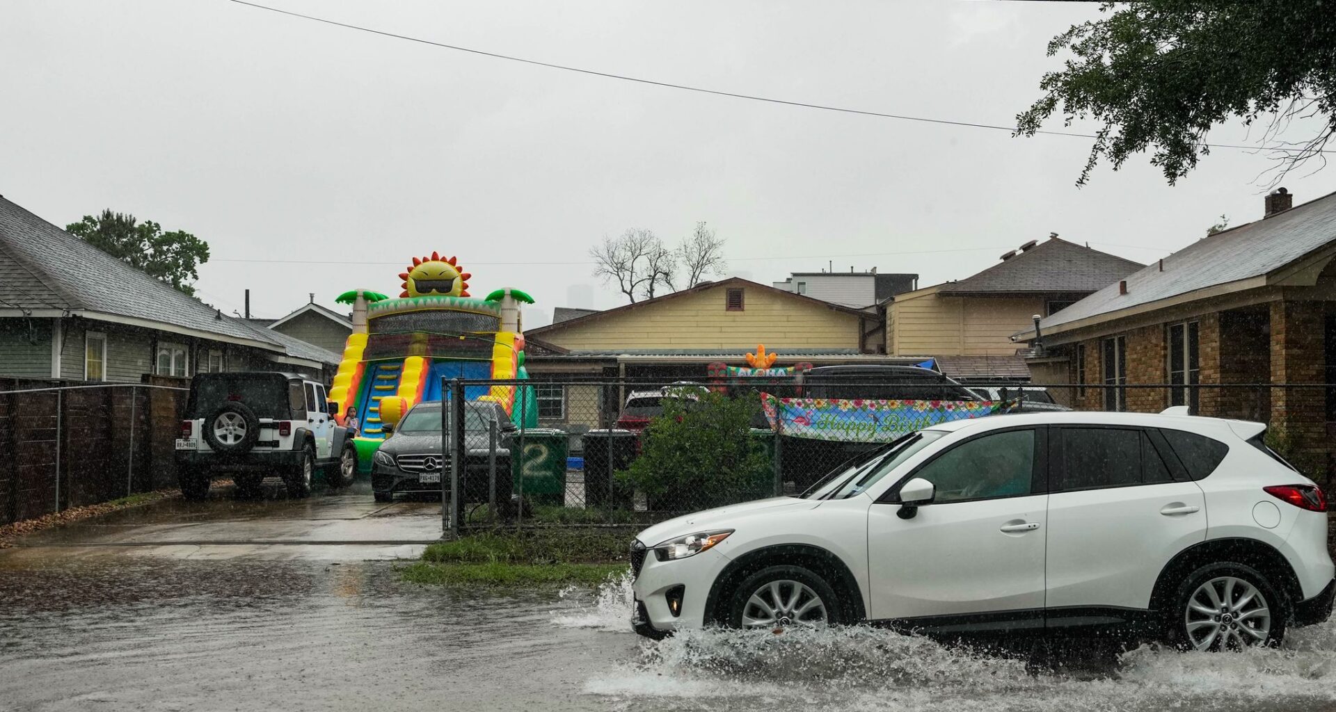 Flooding shuts down part of I-10 in East End