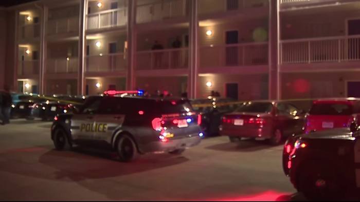 Woman dead after man stabbed her, then himself at West Side hotel, San Antonio police say
