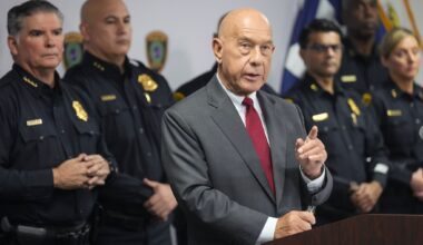 John Whitmire calls Greg Abbott ICE fight futile; experts disagree