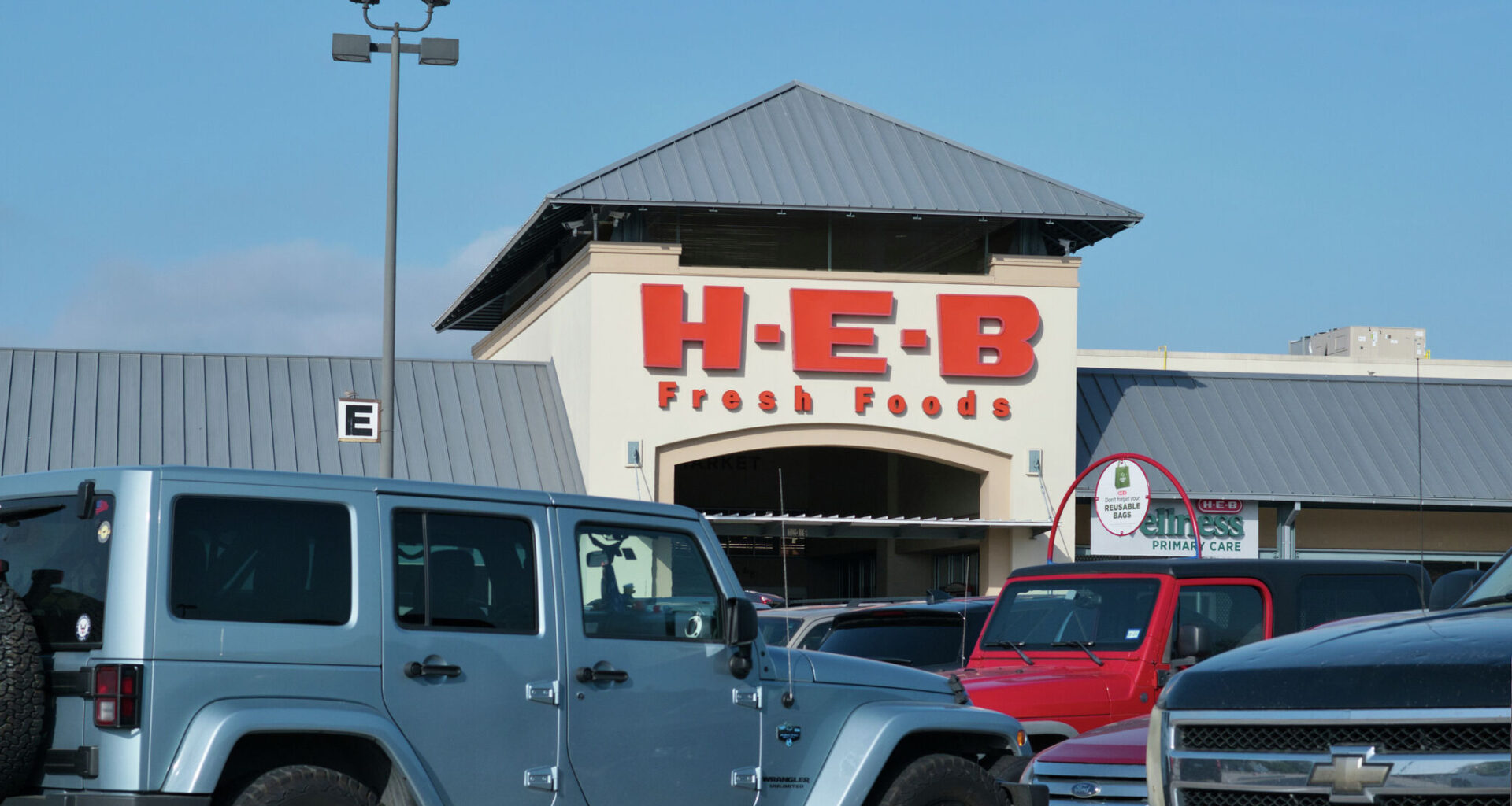 Does H-E-B have the most chaotic parking lots in Texas?