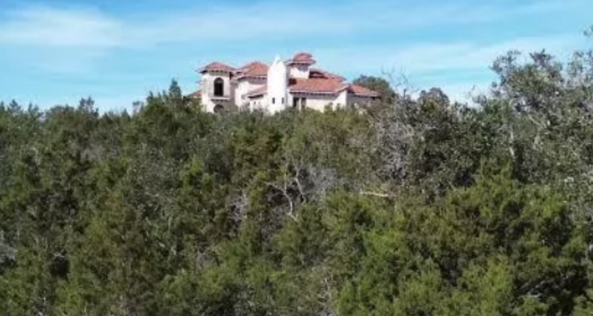 Abandoned mansion near San Antonio sparks drak rumors