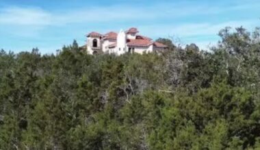 Abandoned mansion near San Antonio sparks drak rumors