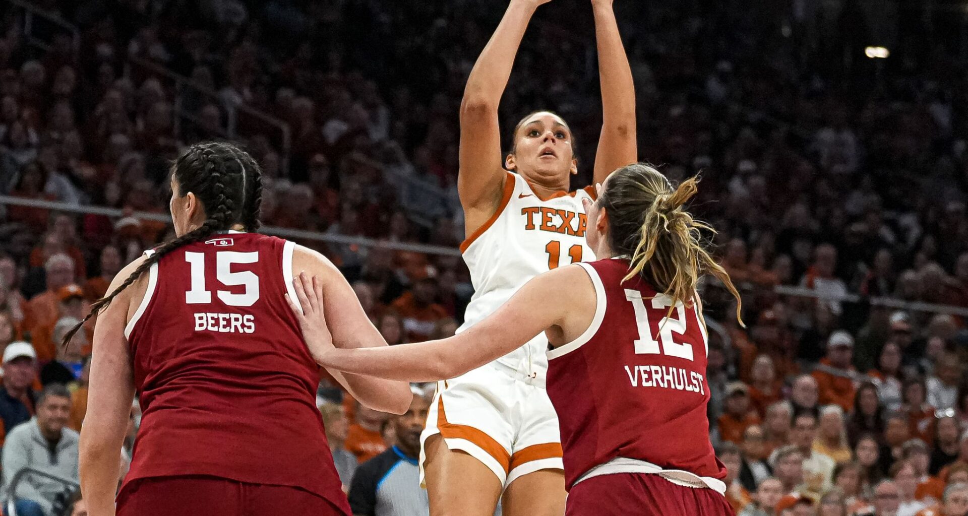 Texas women's basketball starter Justice Carlton transfers to Houston