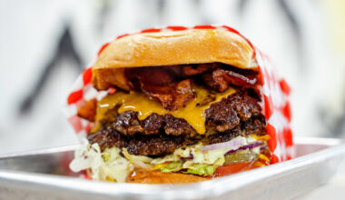 Burgerchan expands its customizable burgers to the Heights