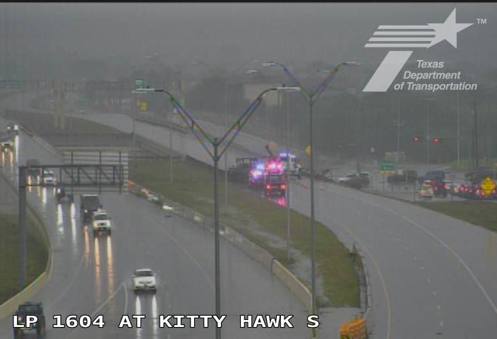 Loop 1604 closed after major crash, TxDOT warns