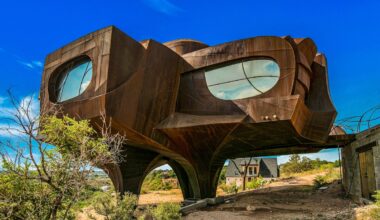 Steel treehouse in Lubbock ranks as state's star Airbnb
