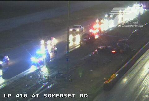 Major crash sparks lane closure on San Antonio's Loop 410