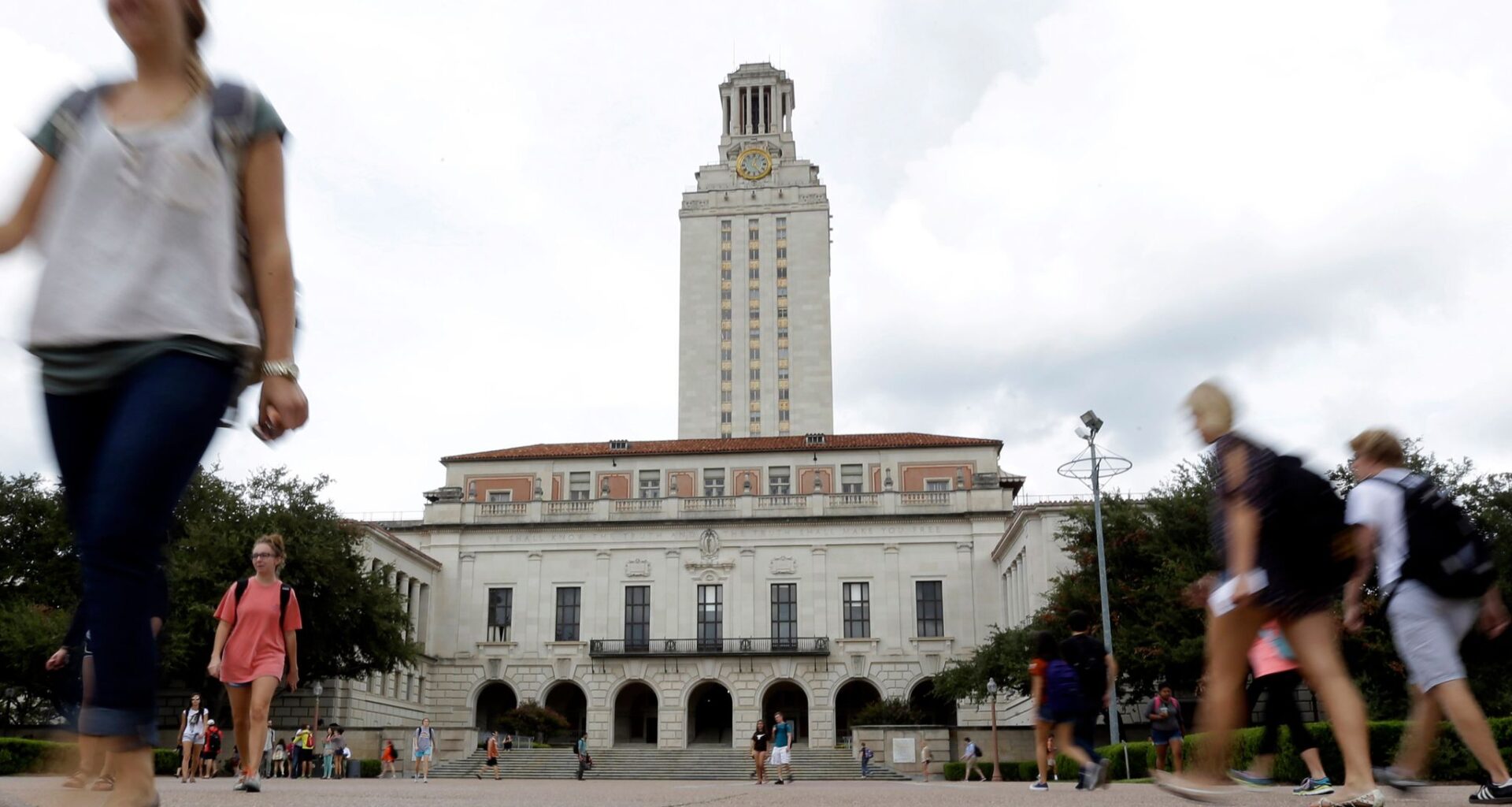 Michael, Susan Dell fund University of Texas' 'AI-native' med center