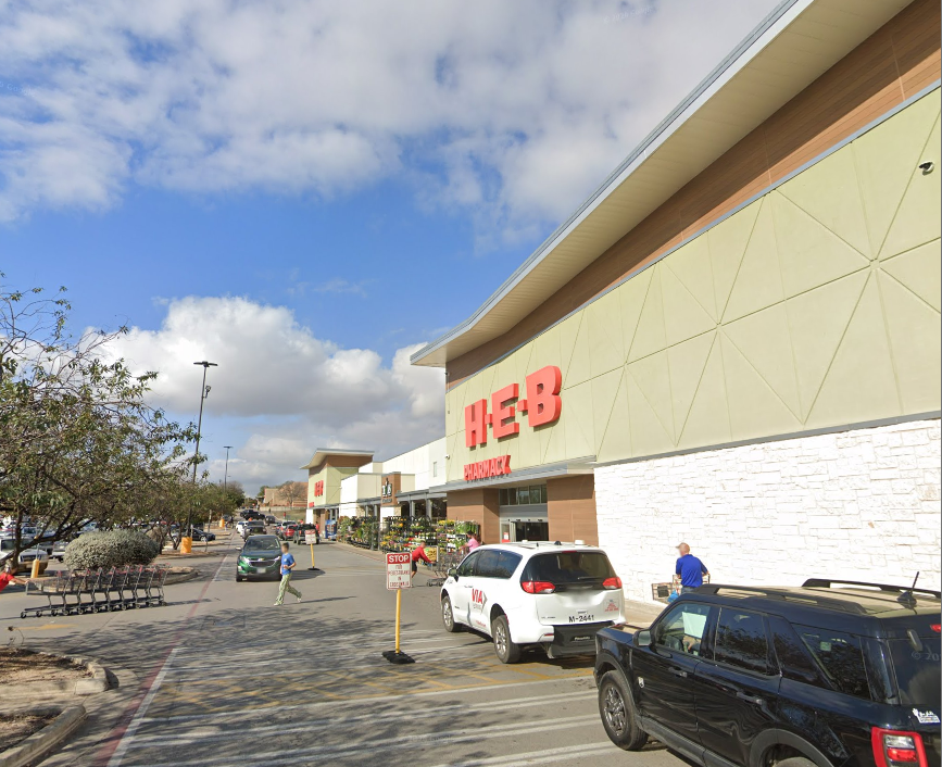 Armed suspects attempt truck theft in H-E-B parking lot