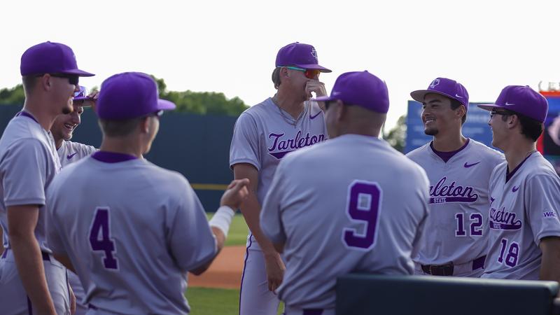 Texans fall on the road at Texas Tech