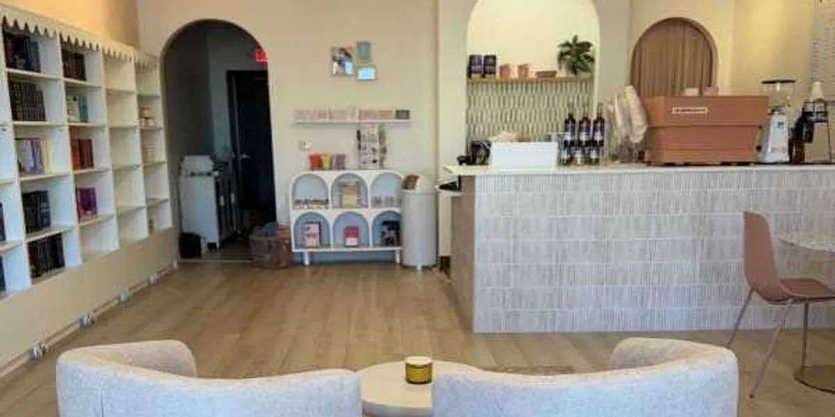 Arlington romance bookstore brews up lattes and love stories