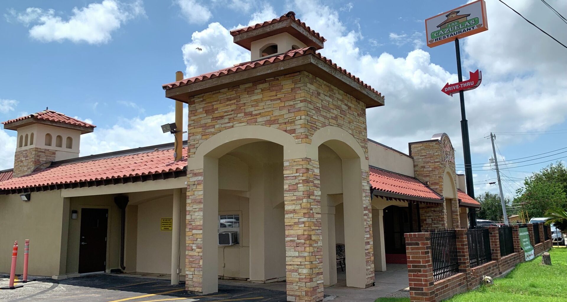 Exterior of Las Cazuelas.