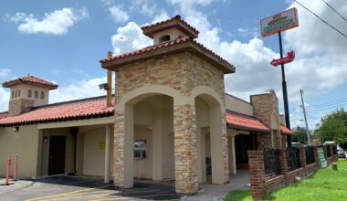 Exterior of Las Cazuelas.