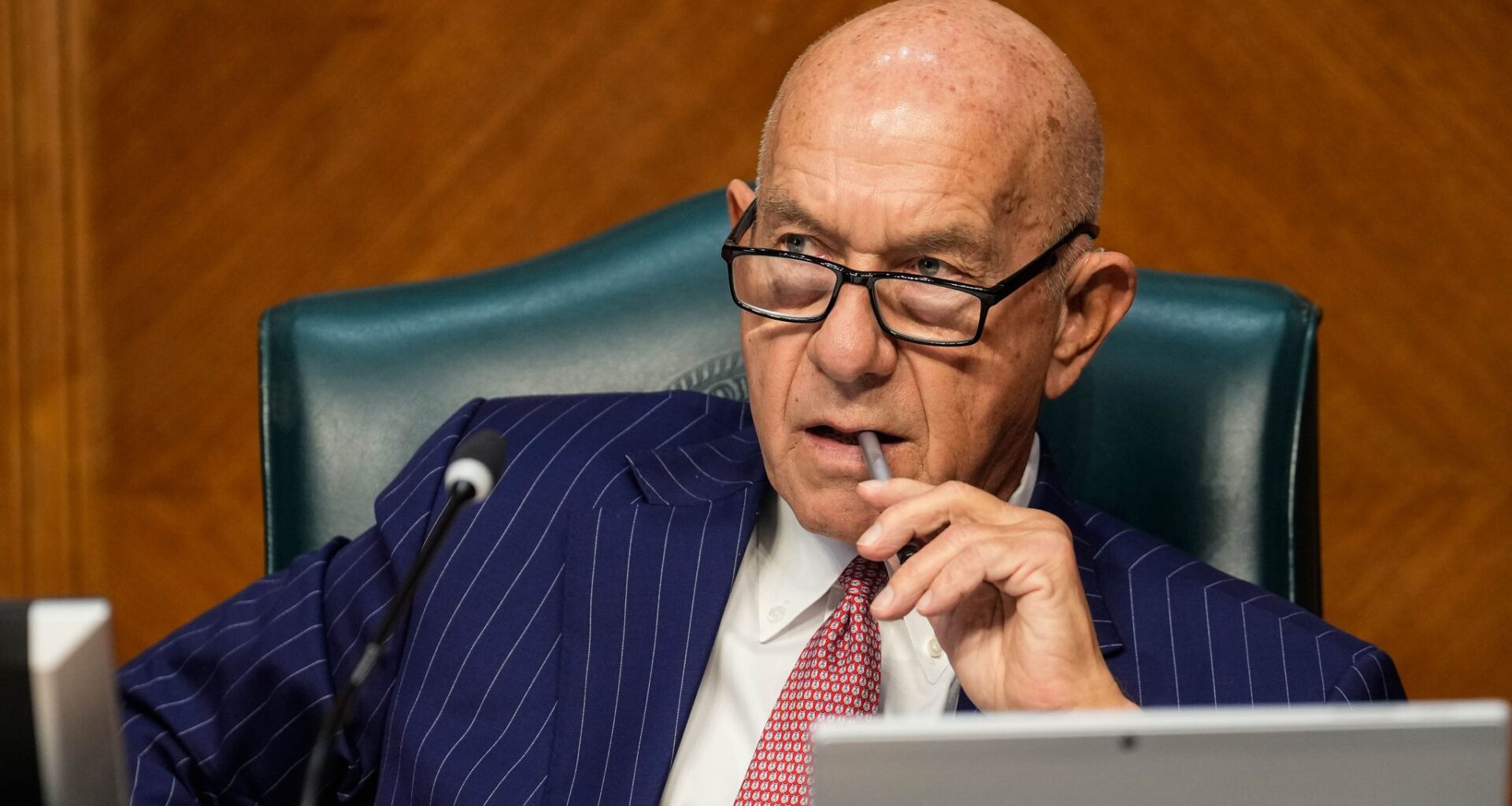 Houston passes ICE policy amendments as Greg Abbott threatens funding