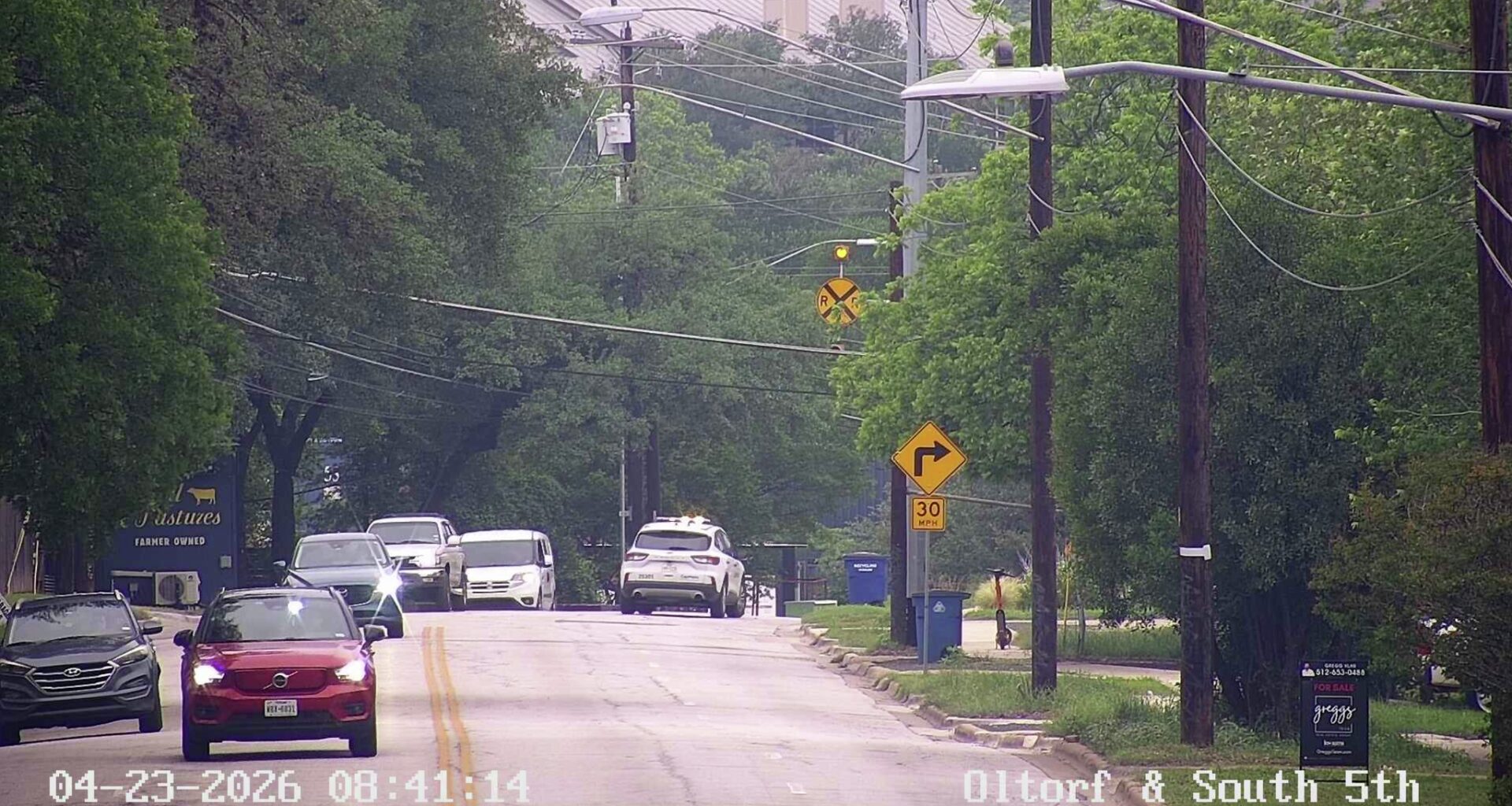 Austin train derailment shutters roadways during morning commute