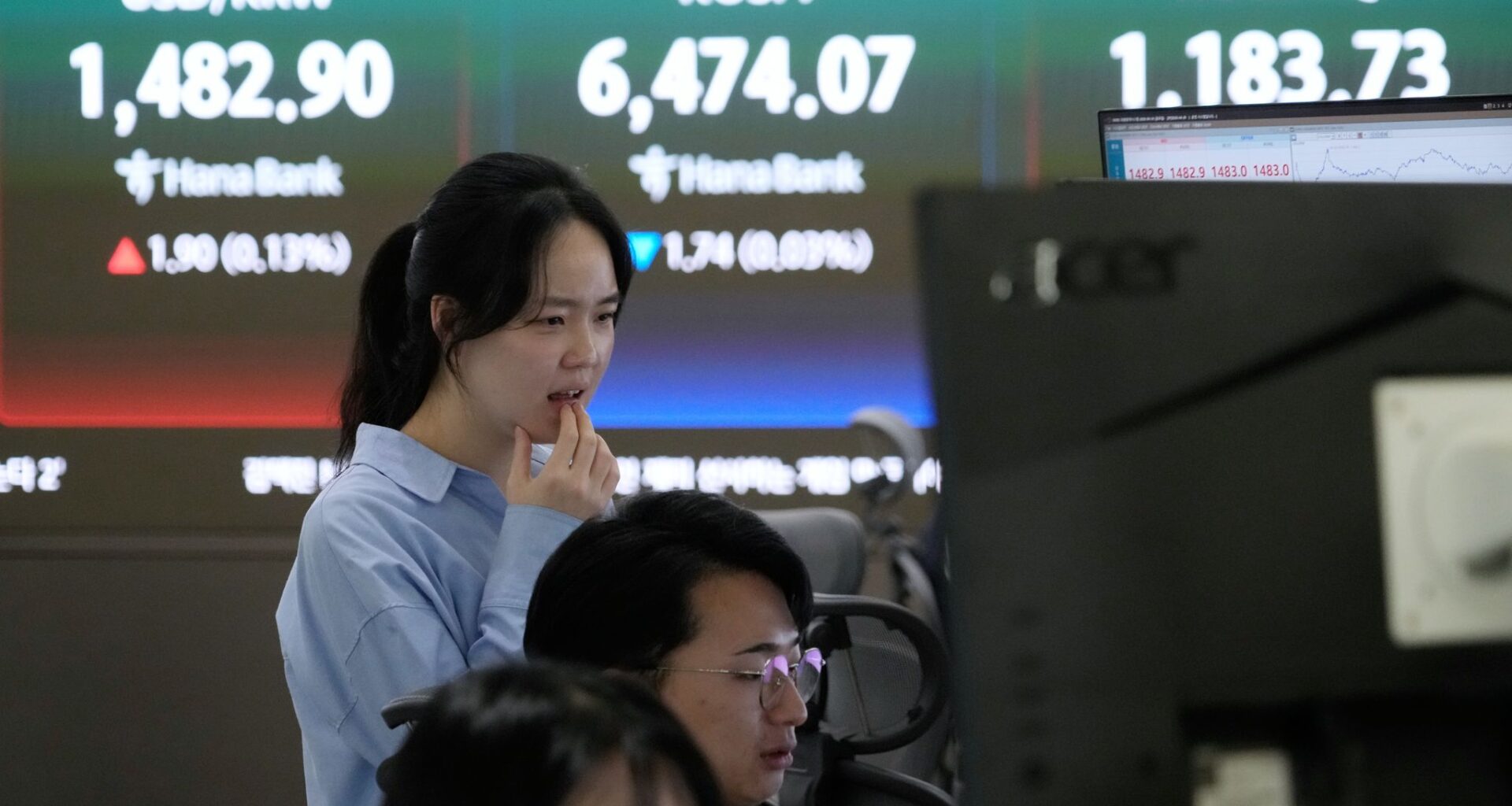Asian stocks are mixed as the Iran war standoff pushes oil prices higher
