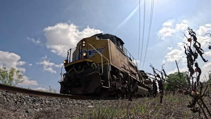 Frustration grows over train horns on Southwest Side as neighbors push for quiet zone