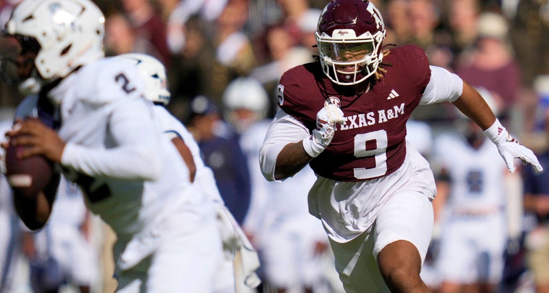 Bengals select Texas A&M edge rusher Cashius Howell with their first pick of the NFL draft