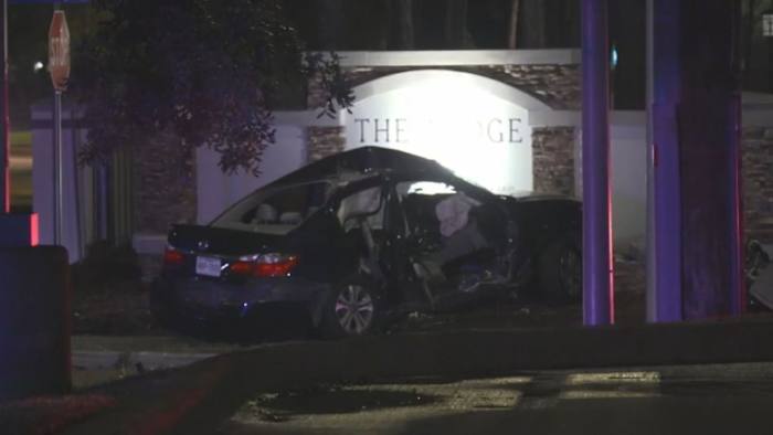 Passenger killed in west Houston crash at Gessner and Centrepark, HPD says