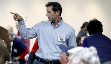 Precinct Chair Barry Wernick, a Republican, alleged that an amendment to the party’s contract with Dallas County that scrapped precincts for the May 26 runoff was invalid.