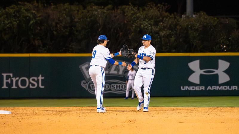 Wildcats Walk Off in Extras, Even Series with Mavericks