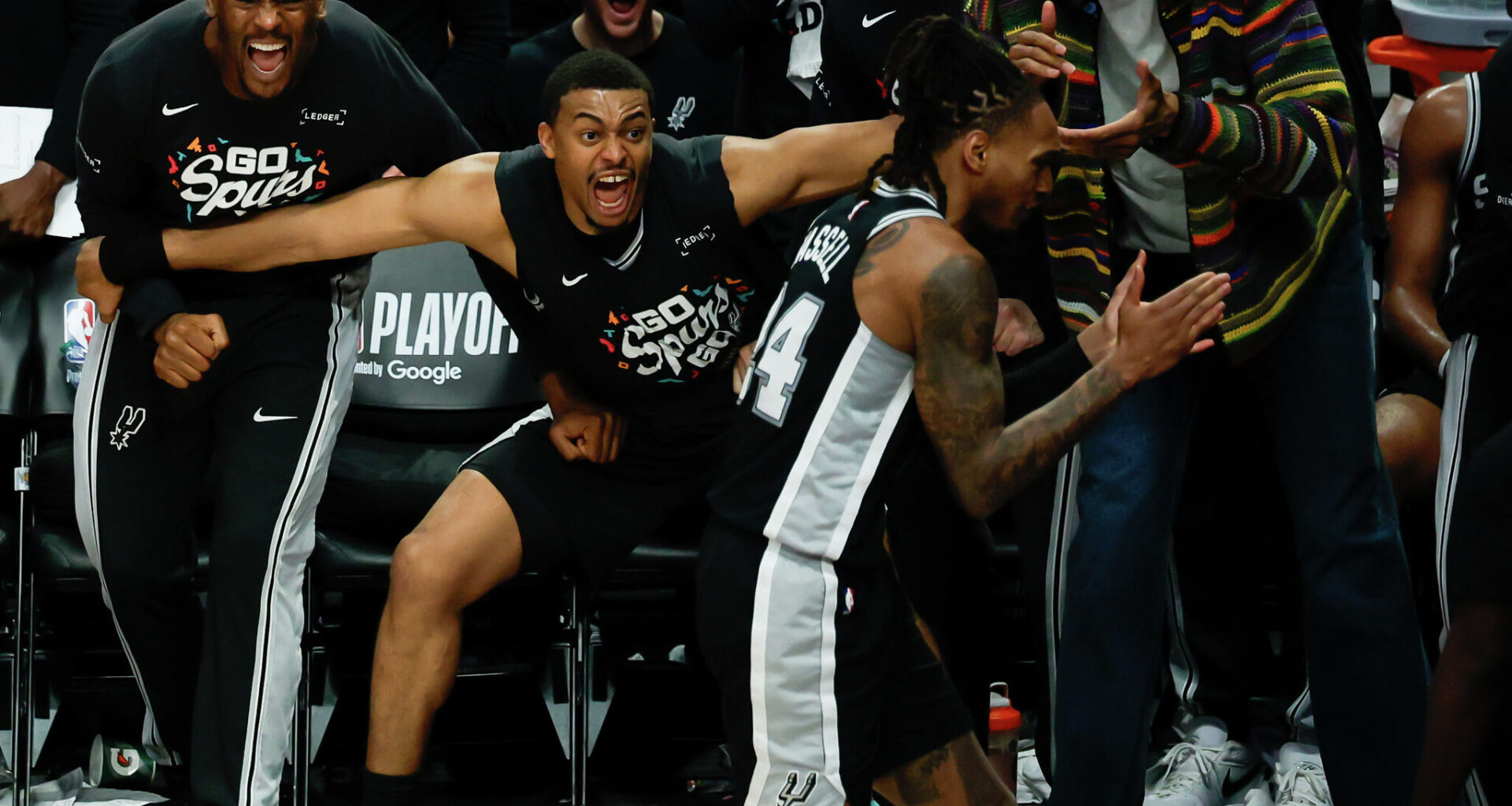 San Antonio Spurs rally over Portland Trail Blazers in Game 3