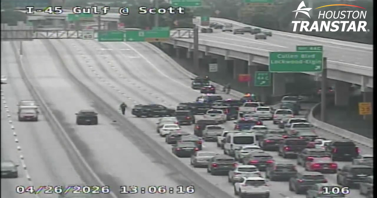 Houston traffic alert: All lanes reopen on I-45 Gulf Freeway following crash, driver critically injured