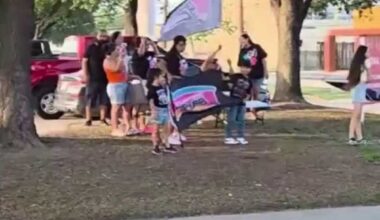 Spurs fans celebrate Game 4 win, honk their horns on SW Military Drive