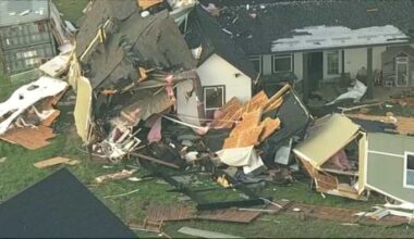Tornadoes in northern Texas leave at least 2 dead and destroy multiple homes