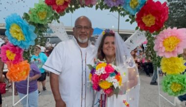 San Antonio couple marries at Fiesta Flambeau Parade