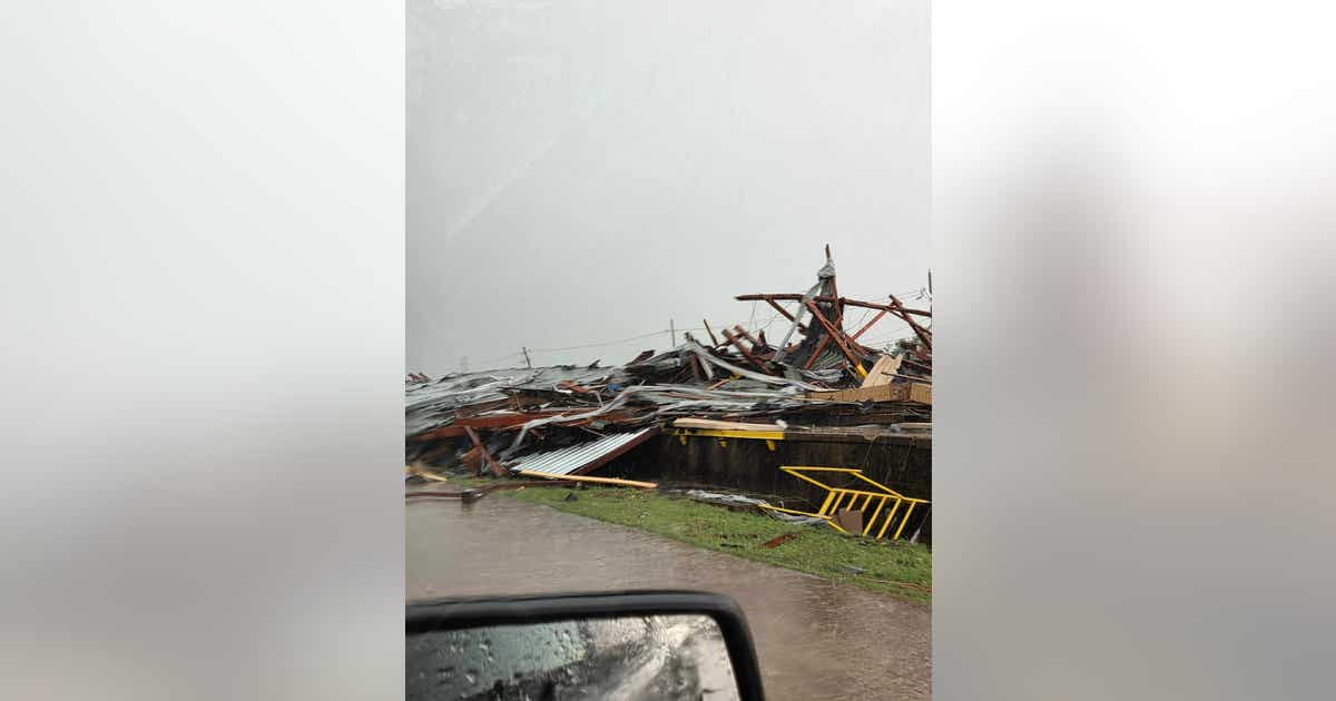 Reports of destructive tornado near Mineral Wells, Texas