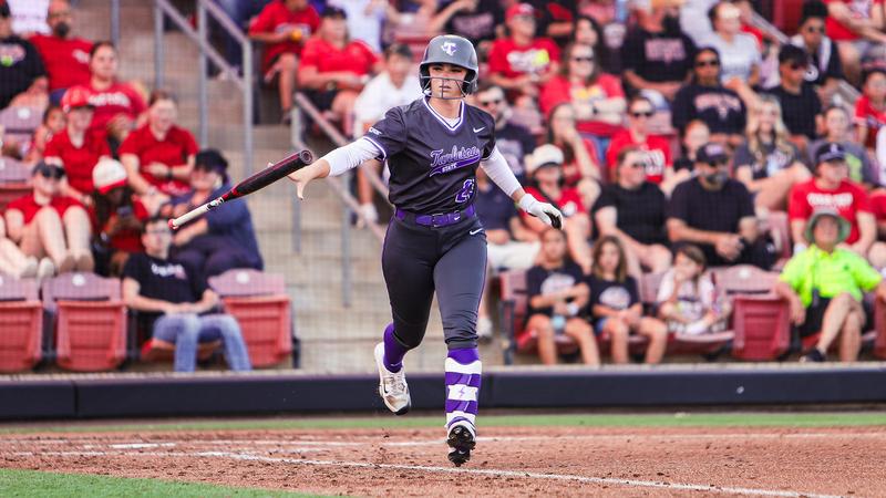 Texans fall to fourth-ranked Red Raiders in Lubbock