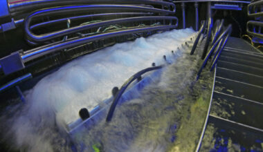 Can dunking electronics in fluid cut data centers’ power use?