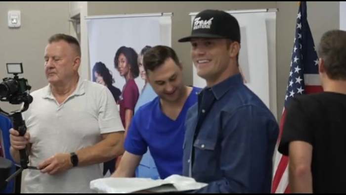 Country superstar Parker McCollum surprises nurses ahead of National Nurses Week