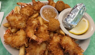 After 10 years of fried fish in its home on San Antonio's Westside, The Lighthouse Seafood is moving home after a short closure.