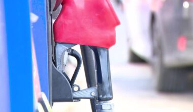 Poll finds Texans 'very concerned' about rising gas prices