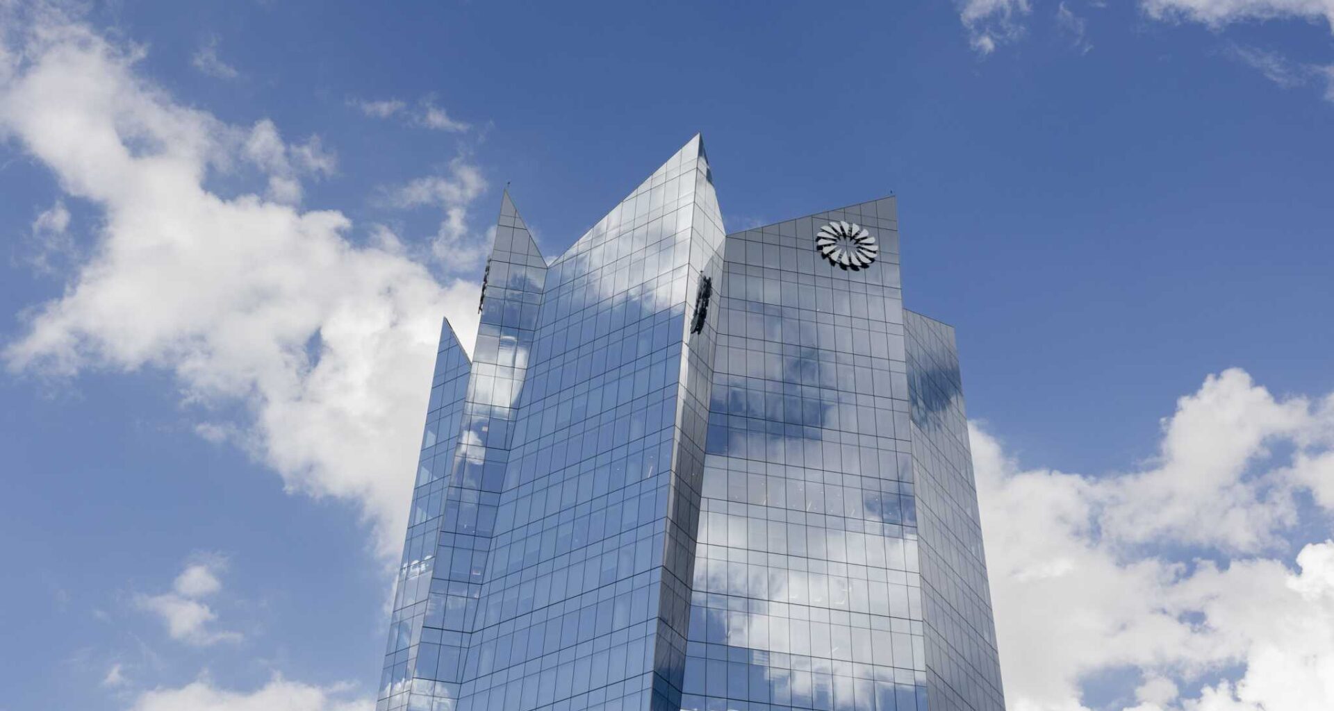 Frost Bank posts strong quarter as war weighs on Texas firms