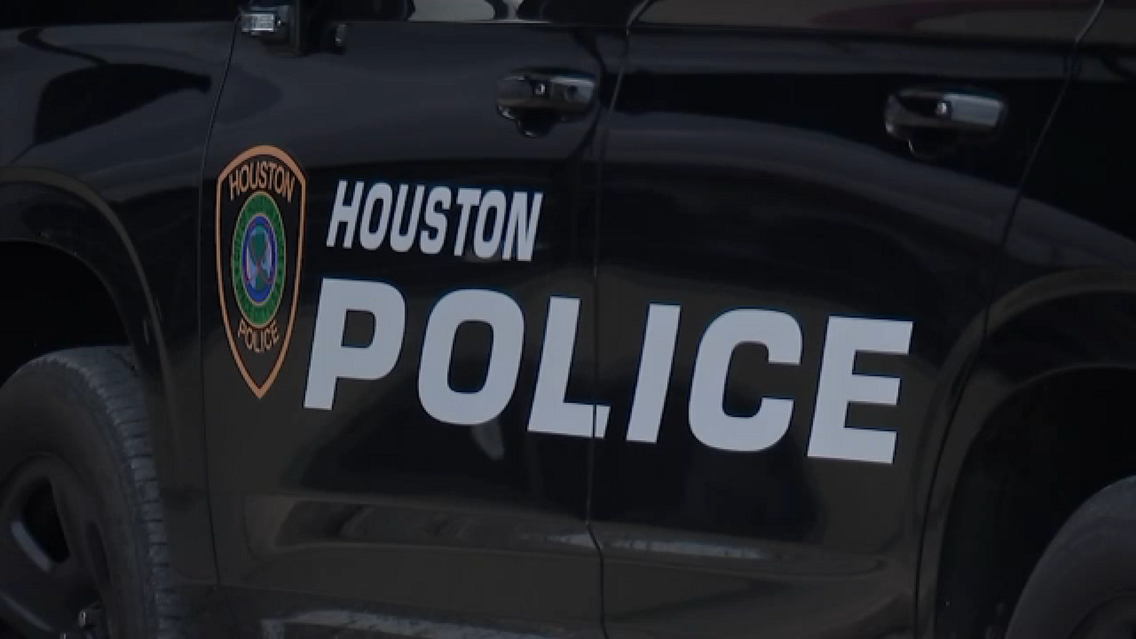 3-year-old boy critically hurt after being shot in the chest in southeast Houston, HPD says