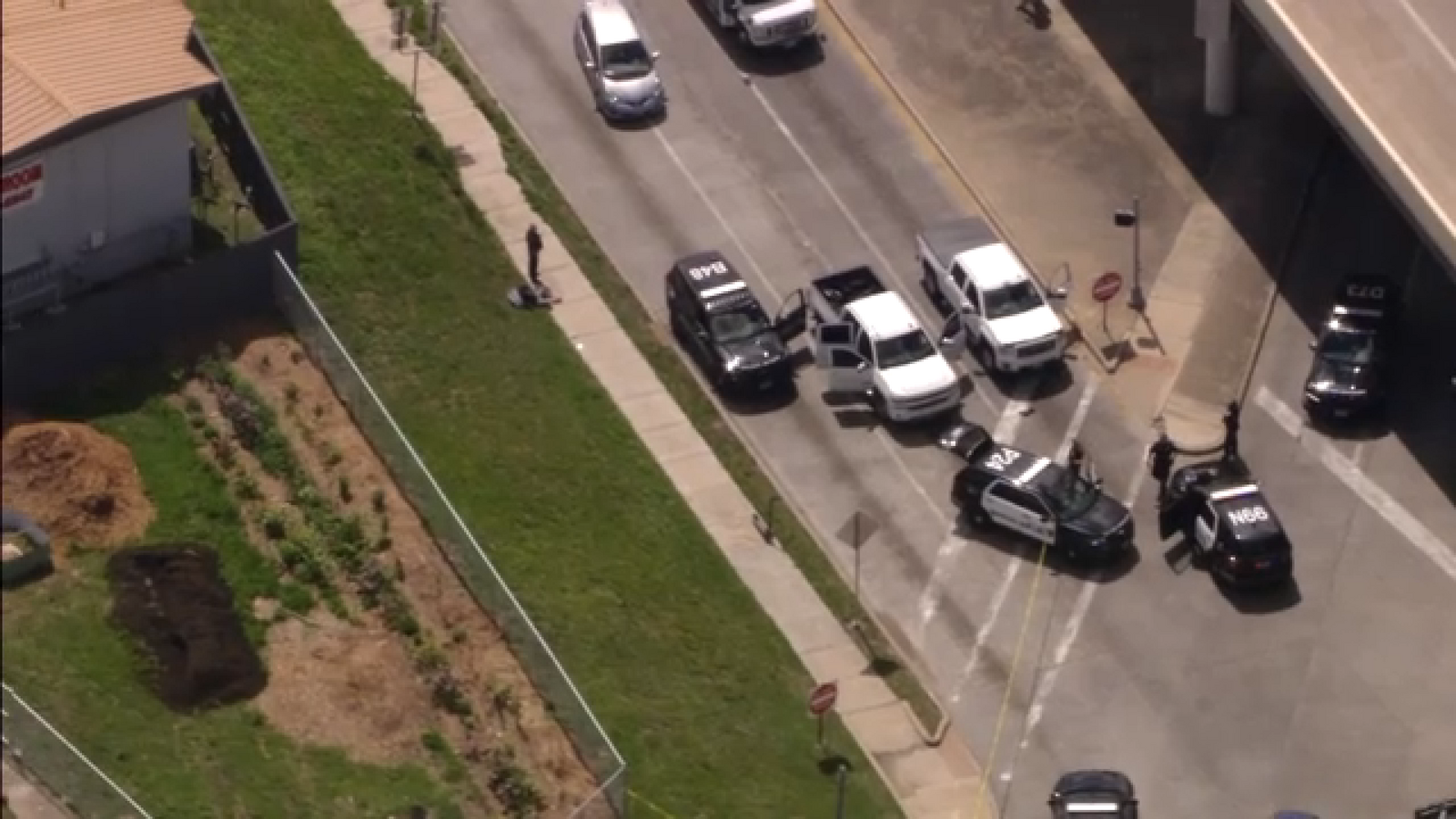 Officers investigating shooting that stemmed from fight on feeder road of Gulf Freeway, HPD says